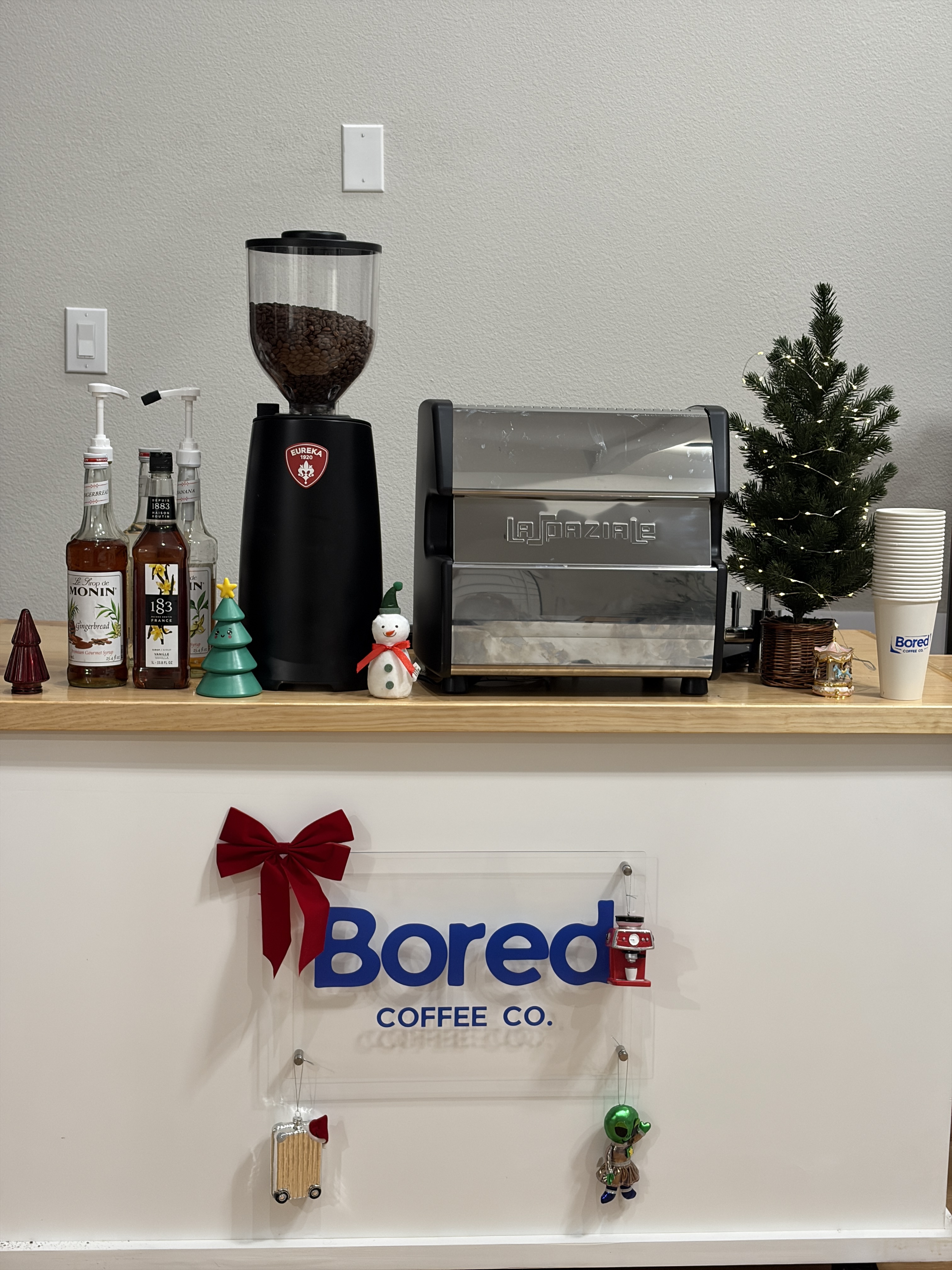 Coffee cart pouring latte art